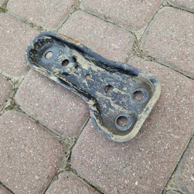 Uchwyt mocowanie wspornik sanek prawy Volkswagen Golf 7 VII 5Q0199518E