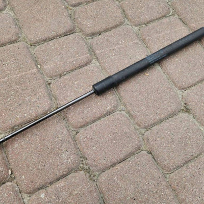 Podnośnik teleskop klapy tylnej Volkswagen Golf 7 VII 5G6827550G