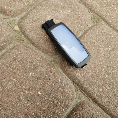 Lampka oświetlenia kabiny podsufitki Volkswagen Golf 7 VII 5F0947109C