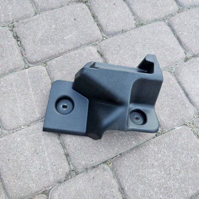 Obudowa osłona bagażnika lewa Opel Astra L 6 VI 98407596ZD