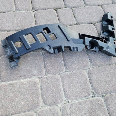 Ślizg mocowanie wspornik zderzaka tył prawa Opel Astra L 6 VI 9839851880