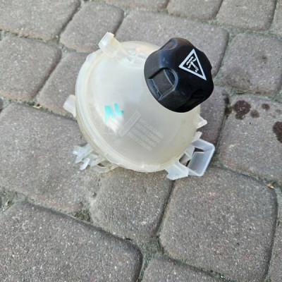 Zbiorniczek wyrównawczy płynu chłodzącego Opel Astra L 6 VI 9850533480