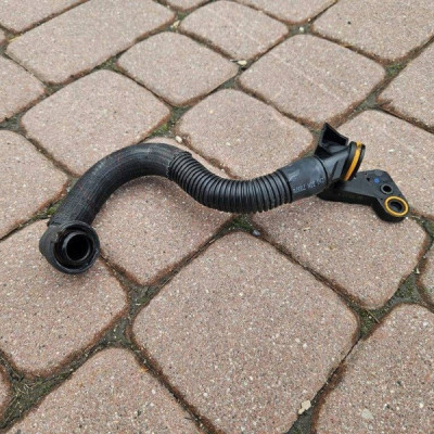 Przewód rura wąż odmy 2.0TFSI TSI Volkswagen Golf 7 VII GTI 06K103226A