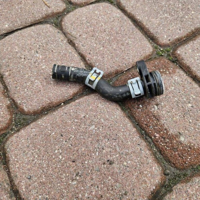 Przewód rura wąż kolanko 2.0TFSI TSI Volkswagen Golf 7 VII GTI 06K121051M