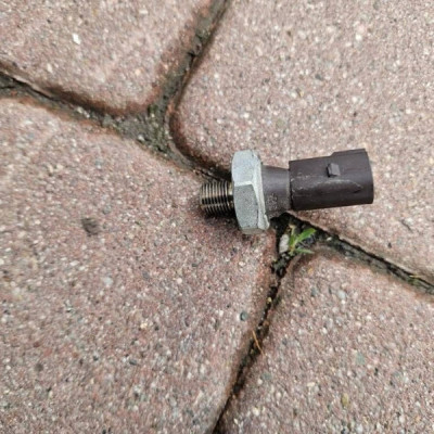 Czujnik ciśnienia paliwa 2.0TFSI TSI Volkswagen Golf 7 VII GTI 06J906054J