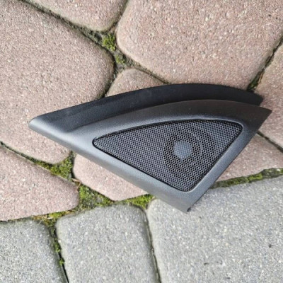 Boczek tapicerka drzwi przód DENON gwizdek Opel Grandland X YP00085077