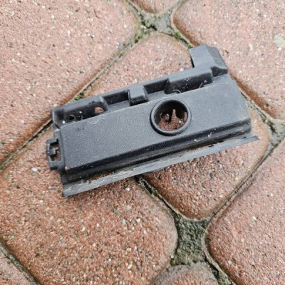 Zaślepka uchwyt mocowanie czujnika parkowania Opel Grandland X Y00041877