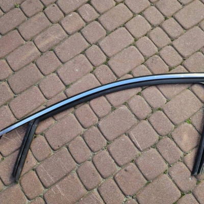 Uszczelka szyby drzwi przednich Opel Grandland X 9814856280