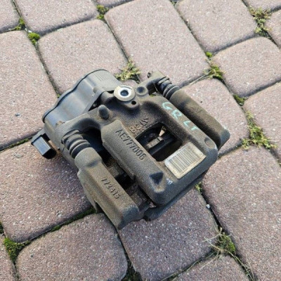 Zacisk tył tylny lewy jażmo hamulcowy Opel Grandland X