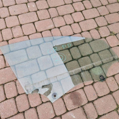 Szyba drzwi przód przednia prawa ROCZNIK NA SZYBIE 2020R Opel Grandland X