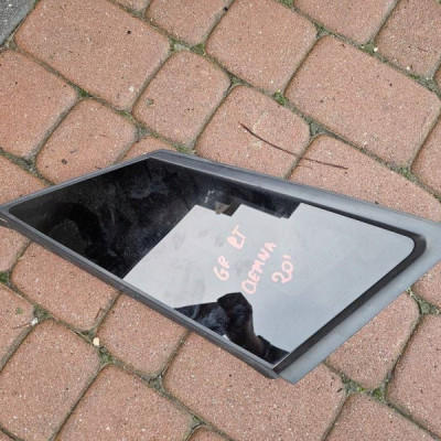 Szyba tył tylna lewa ciemna ROCZNIK NA SZYBIE 2020R Opel Grandland X