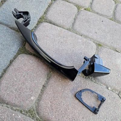 Klamka drzwi tył tylna lewa KTV czarna Opel MOKKA B 2 II