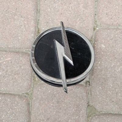 Znaczek emblemat klapy tył tylnej przycisk OPEL ASTRA L 6 VI 9842226980
