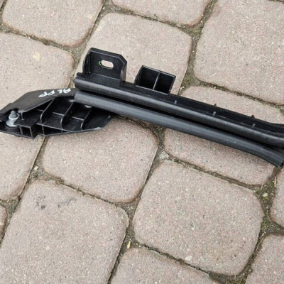 Prowadnica szyby drzwi przód prawa OPEL ASTRA L 6 VI 9830839080