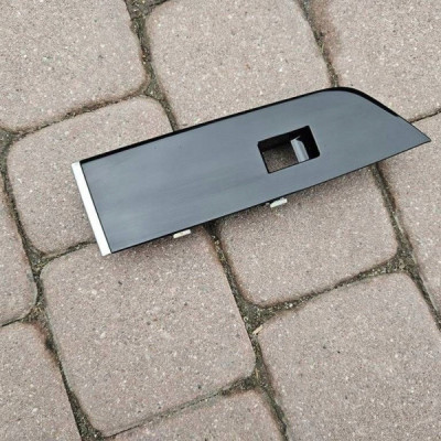 Obudowa dekor drzwi listwa boczka prawy przód OPEL ASTRA L 6 VI Y0134935