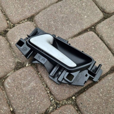 Klamka drzwi tył tylna lewa chrom chromowana OPEL ASTRA L 6 VI 9817544777