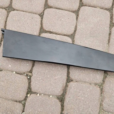 Listwa osłona szyby połysk drzwi słupka lewy OPEL ASTRA L 6 V 9832183580