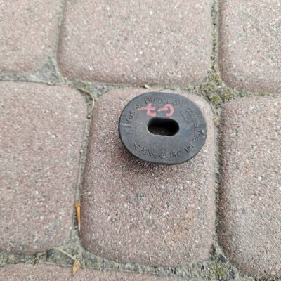 Mocowanie chłodnicy guma poduszka Volkswagen Golf 7 VII 1K0121367F