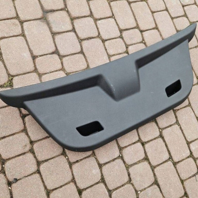Obudowa osłona klapy tył tylnej tapicerka Opel Corsa E Corsa D 13187396