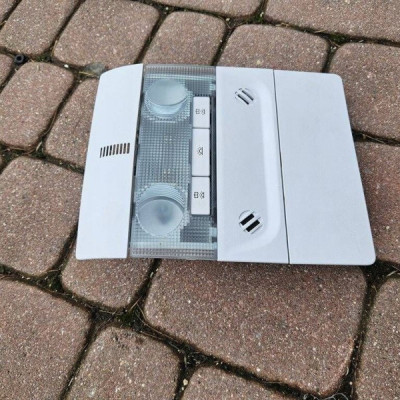 Lampka podsufitki oświetlenie kabiny Opel Corsa E Zafira B 13166476