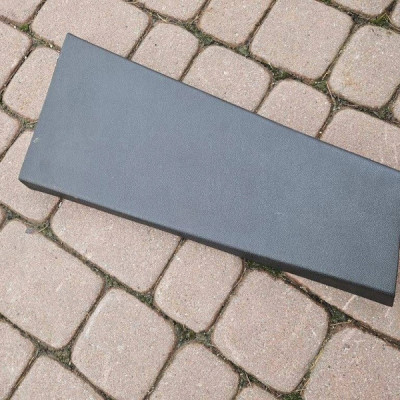 Obudowa osłona słupka prawa 5 drzwi Opel Corsa E 13180846