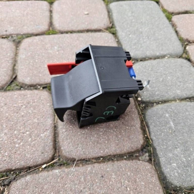 Zamek przycisk otwierania kanapy lewy Opel Corsa E Adam Corsa D IG005548