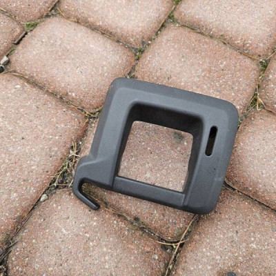 Obudowa osłona kanapy plastik tył PRAWY Opel Corsa E 13237221