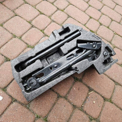 Zestaw naprawczy koła narzędzi zapasowego Opel Corsa E 39011364