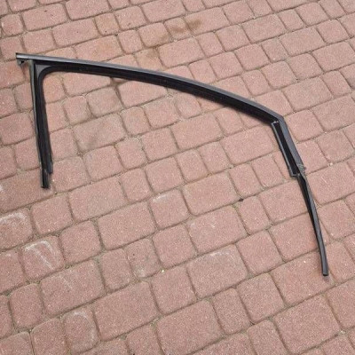 Uszczelka zgarniacz szyby przód przednia prawa Volkswagen Golf 7 VII