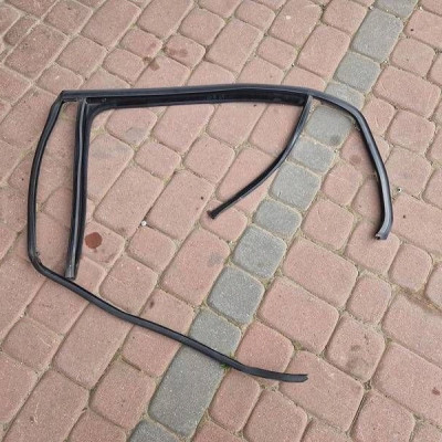 Uszczelka zgarniacz szyby tył tylna lewa HB Volkswagen Golf 7 VII