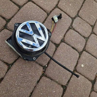 Kamera cofania przycisk otwierania klapy Volkswagen Golf 7 VII 5G0827469Q