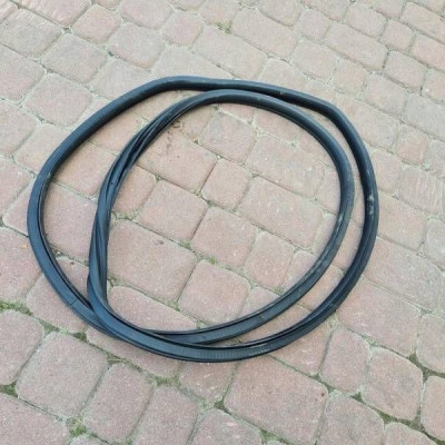 Uszczelka drzwi przód przednie lewa karoseryjna 5 DRZWI Opel Corsa E