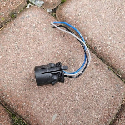 Kostka lampy przód przednie gniazdo mocowanie oprawka Opel Corsa E