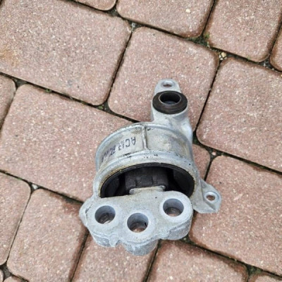 Poduszka łapa silnika AC 1.2 1.4 Zafira B Astra H Opel Meriva B 13271774