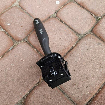 Manetka przełącznik kierunkowskazów rogi Opel Astra K 39149293