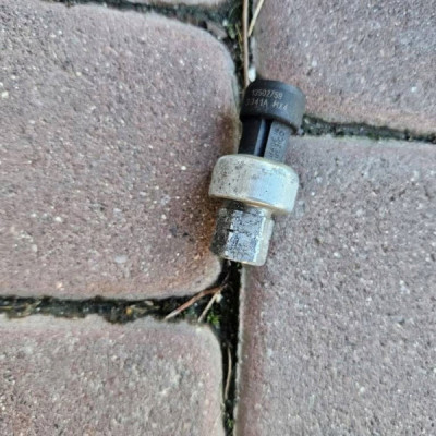 Czujnik zawór ciśnienia klimatyzacji Opel Insignia A 13502759