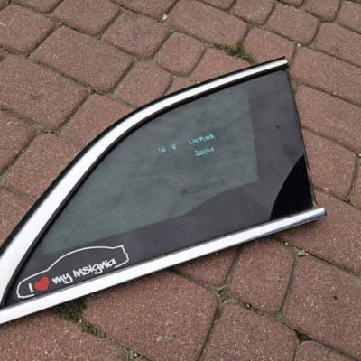 Szyba tył tylna karoseryjna CIEMNA kombi 2014r prawa Opel Insignia A