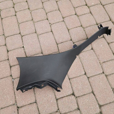 Obudowa osłona bagażnika słupka tył lewa kombi Opel Insignia A 22986110