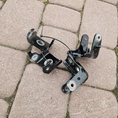 Zawiasy zawias drzwi tył tylnych lewych komplet OPEL ASTRA L 6 VI