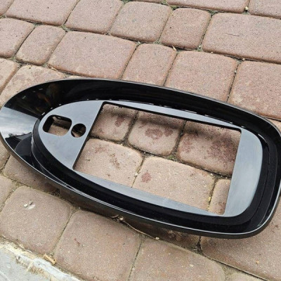 Obudowa osłona deski radia ekranu polysk Toyota Aygo X 55405-0H110