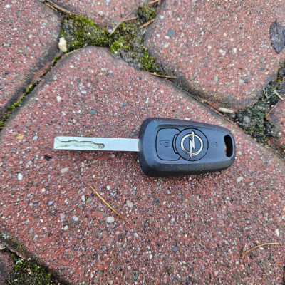 Kluczyk obudowa osłona używana Opel Astra K