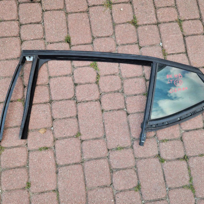 Szyba tył tylna HB lewa uszczelka drzwi zgarniacz 2018R Opel Astra K