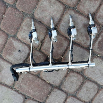 Wtrysk wtryskiwacz paliwa 1.6T Opel Zafira C Insignia Astra J 55570723