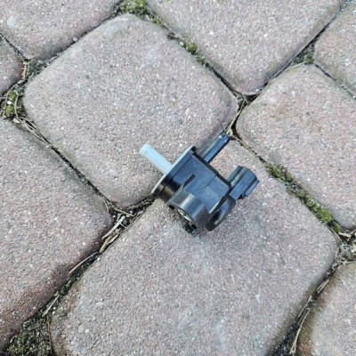 Zawór elektromagnetyczny podciśnienia Toyota Aygo X 90910-12282