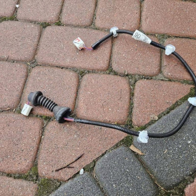 Instalacja drzwi tył tylnych lewe - prawe wiązka Toyota Aygo X 82153-0H060