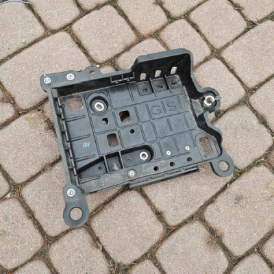 Podstawa akumulatora obudowa - posiada pęknięcie Toyota Aygo X 74411-0D020