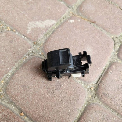 Przycisk włącznik hamulca ręcznego Toyota Aygo X 829-2G17