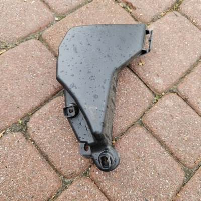 Ślizg mocowanie wspornik zderzaka prawy Toyota Aygo X 52115-0H070