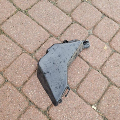 Ślizg mocowanie wspornik przód przedni lewy Toyota Aygo X 52116-0H060